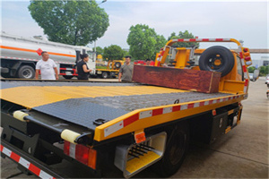 修武附近拖车电话号码服务